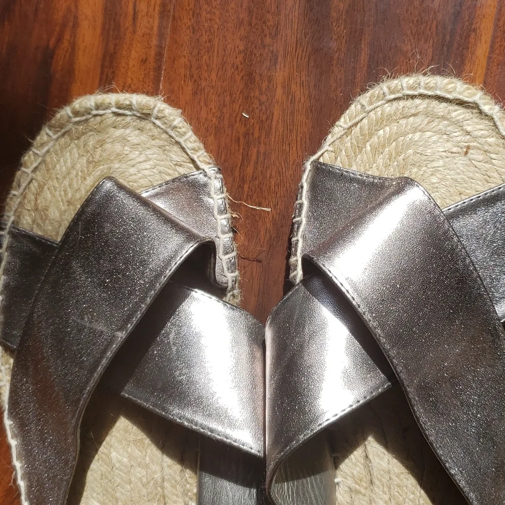 MUK LUKS pewter metallic espadrille.